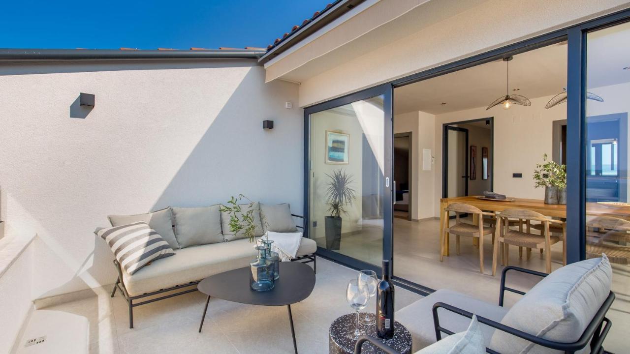 Apartments Villa Frankola With Swimming Pool Цриквеница Экстерьер фото