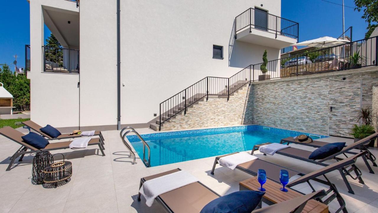 Apartments Villa Frankola With Swimming Pool Цриквеница Экстерьер фото