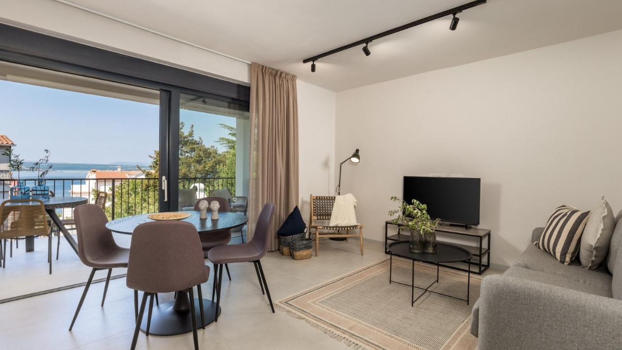 Apartments Villa Frankola With Swimming Pool Цриквеница Экстерьер фото